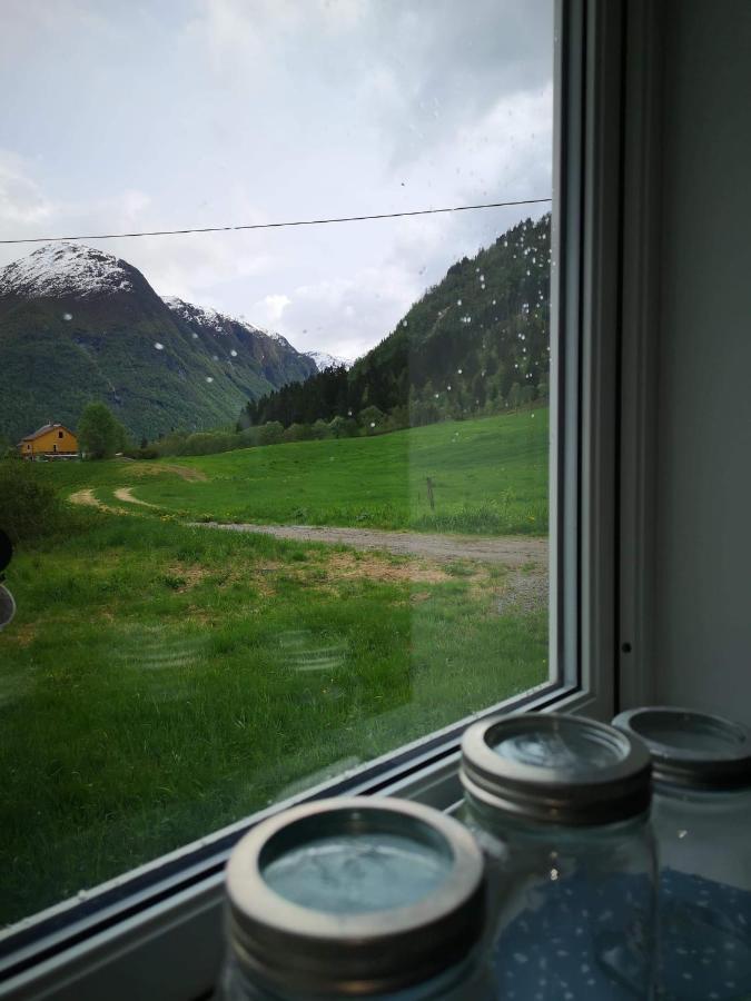 Hansali Holiday Home Fjaerland Kültér fotó