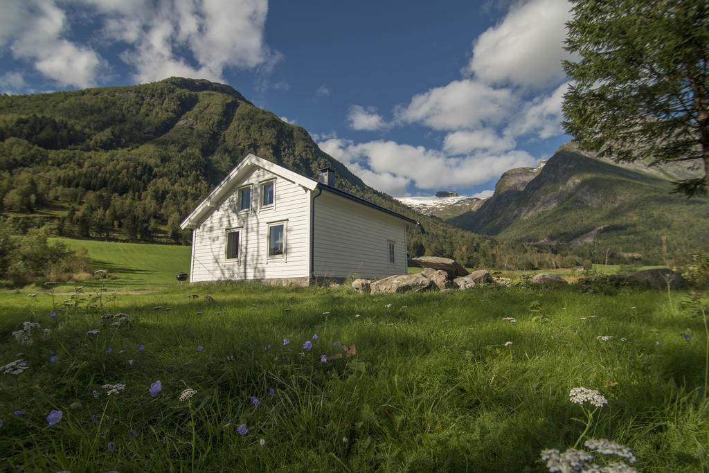 Hansali Holiday Home Fjaerland Kültér fotó