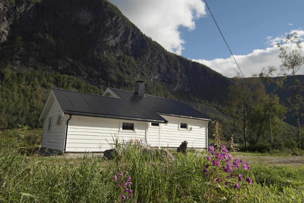 Hansali Holiday Home Fjaerland Kültér fotó